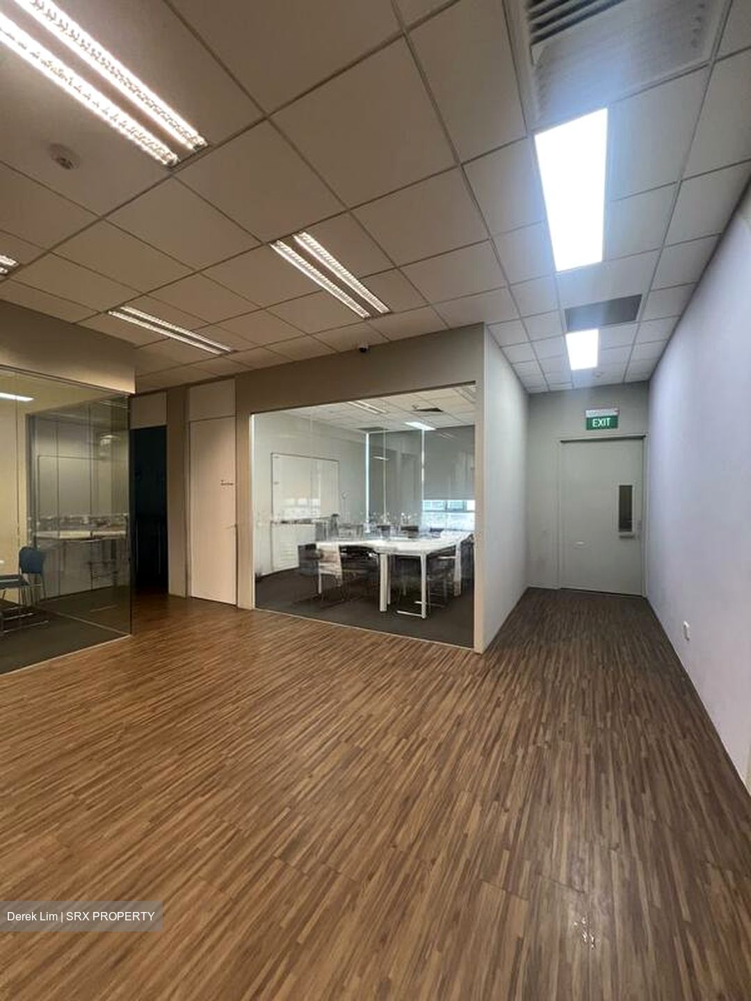 Carpenter Street (D1), Office #497833791